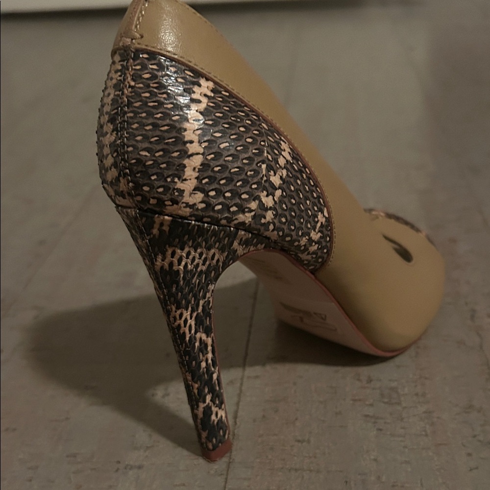 Reiss Caprice light tan watersnake snakeskin trim - Picture 3 of 4